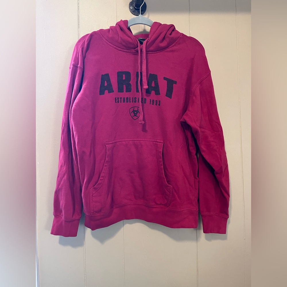 Ariat women’s Red Hoodie Sweater size medium